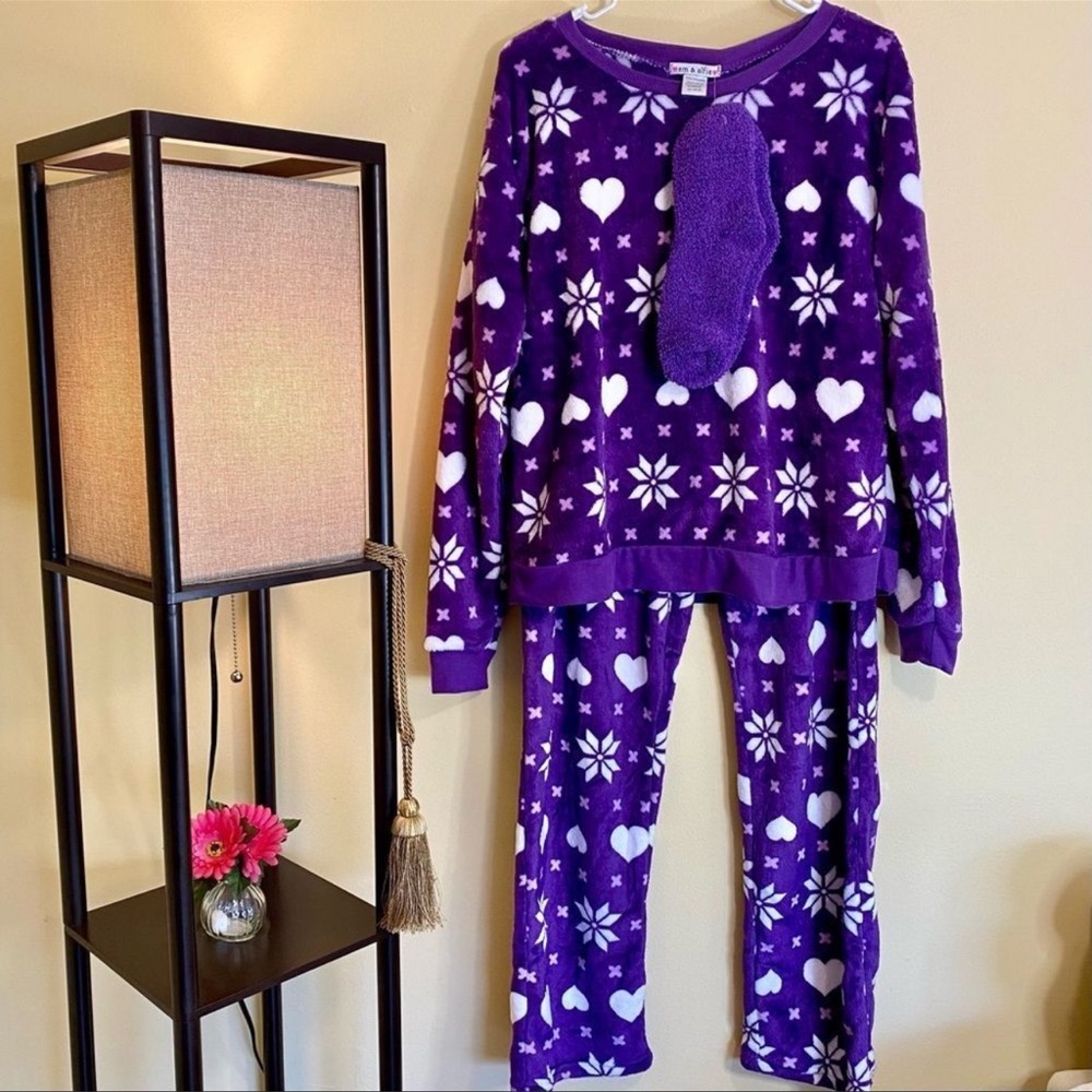 EM & ALFIE PLUSH PAJAMA SET W/MATCHING SOCKS XL PURPLE NWT